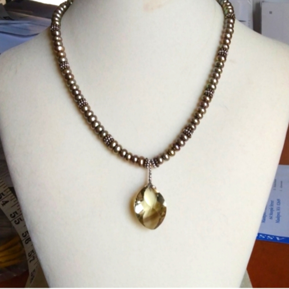 HAND CRAFTED OLIVE GREEN FRESHWATER BUTTON PEARL NECKLACE WITH FACETED QUARTZ PE
